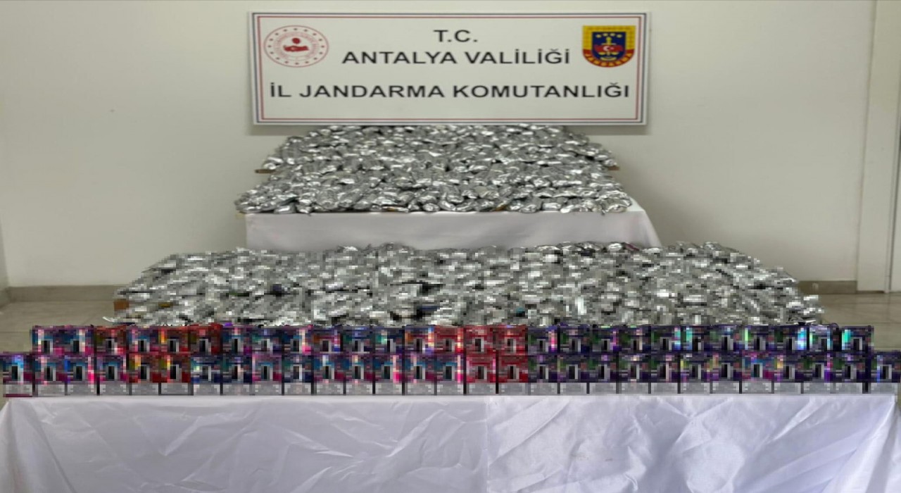 Antalyada yol yardım çekicisinde 5 bin kaçak elektronik sigara ele geçirildi