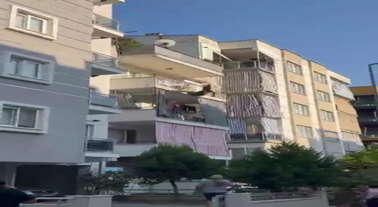Aparmanın 3üncü katından kendini boşluğa bırakan genç kız hayatını kaybetti