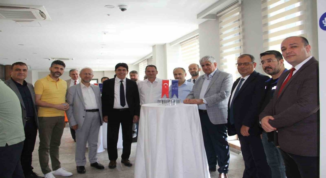 Aras Elektrikte geleneksel bayramlaşma coşkusu