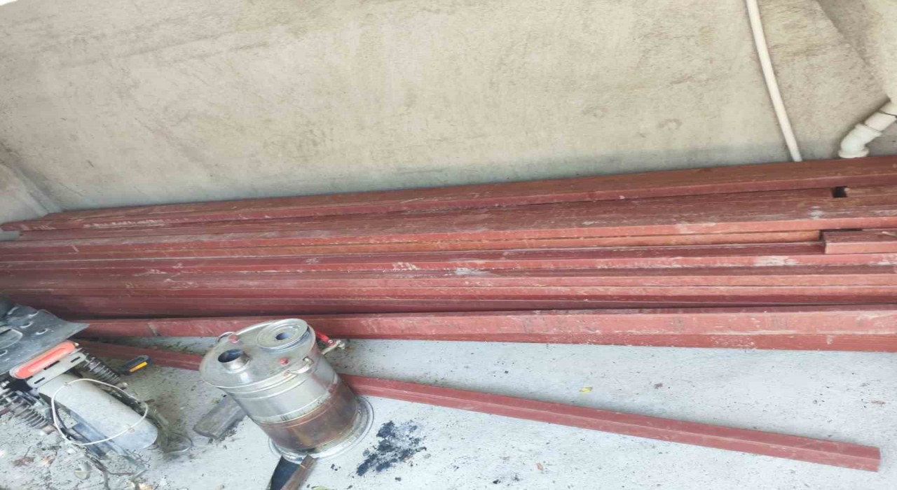 Arkadaşının iş yerinden çaldığı malzemeleri çatı yapımı için başkasına satmış