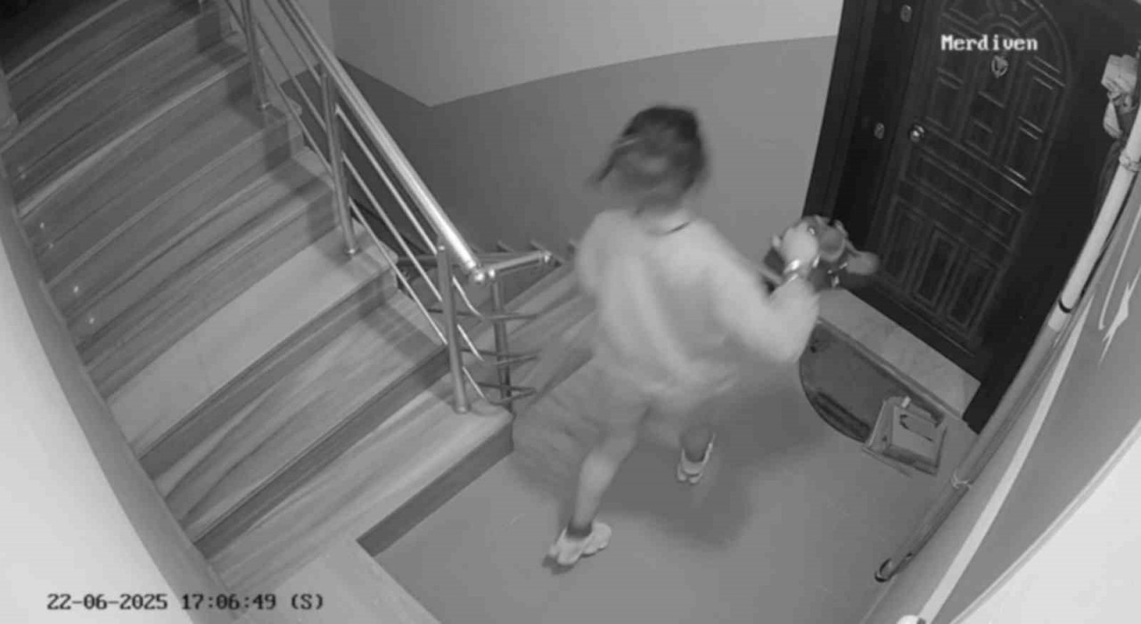 Arnavutköyde apartmana giren çocuk 30 bin liralık ayakkabı çaldı