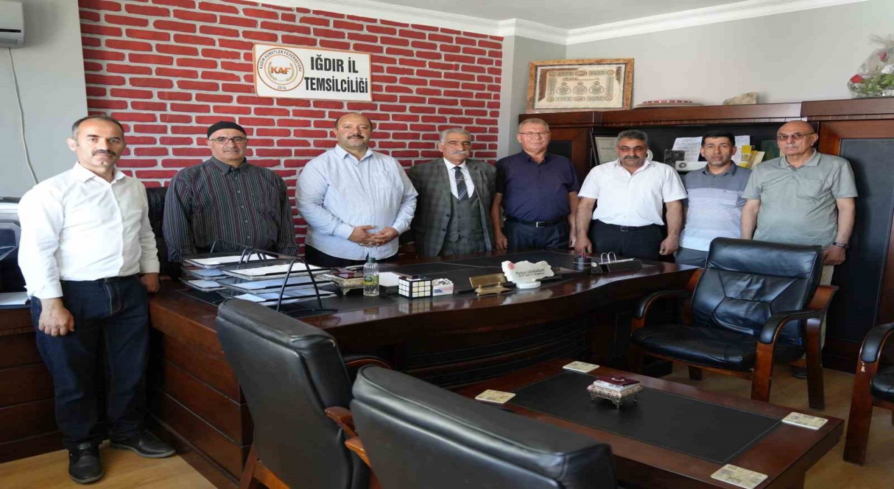 Aşiret liderleri ve kanaat önderlerinden pahalı hediye tepkisi