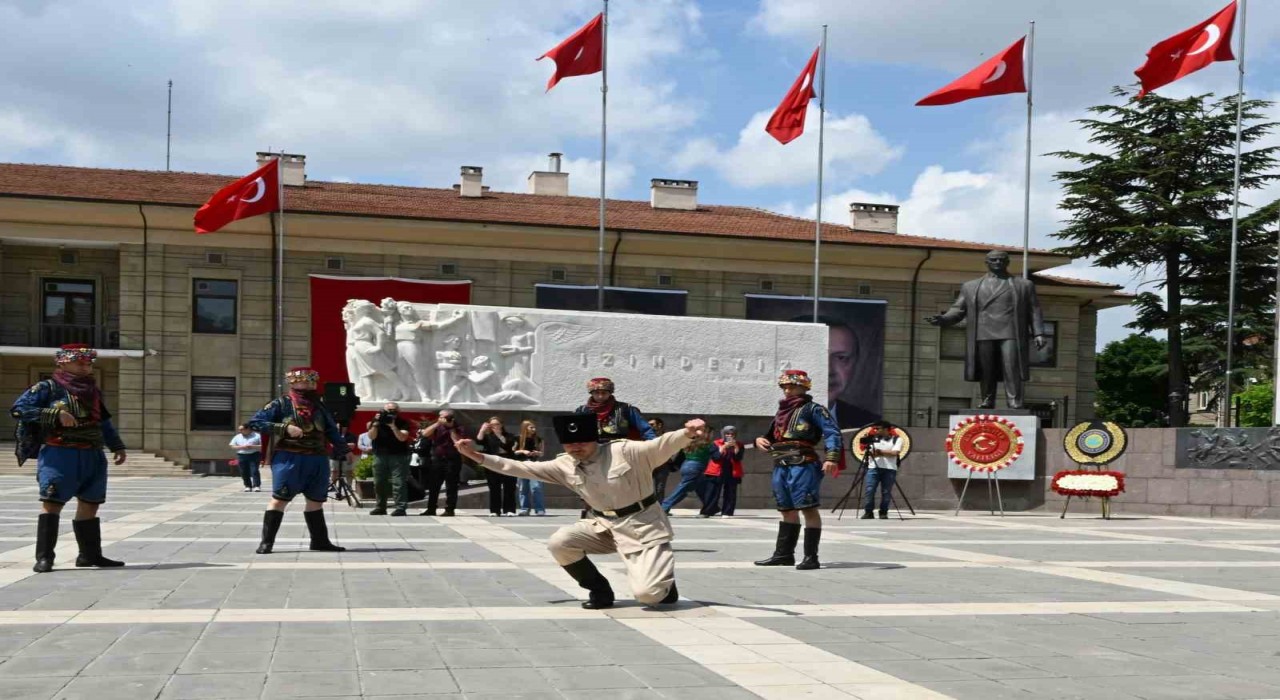 Atatürkün Eskişehire ilk ziyaretinin 105nci yıl dönümü kutlandı