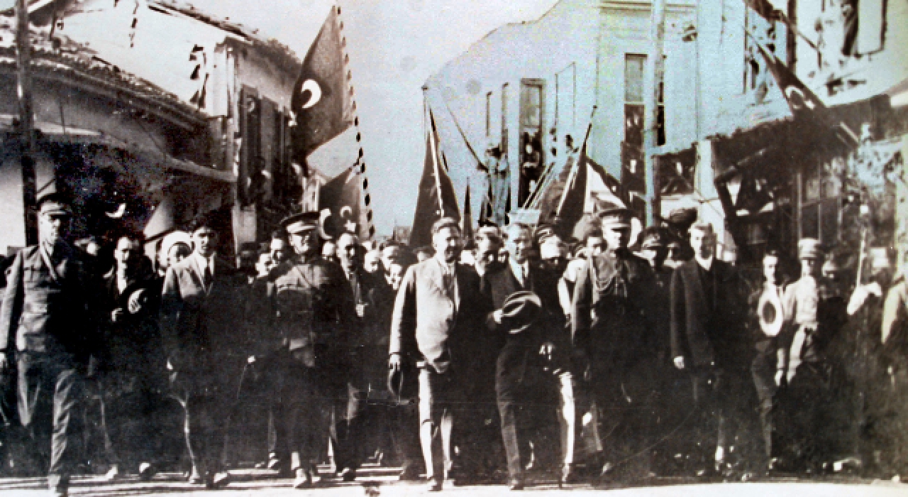 Atatürk’ün İzleriyle Aydınlanan Kıyı: Urla