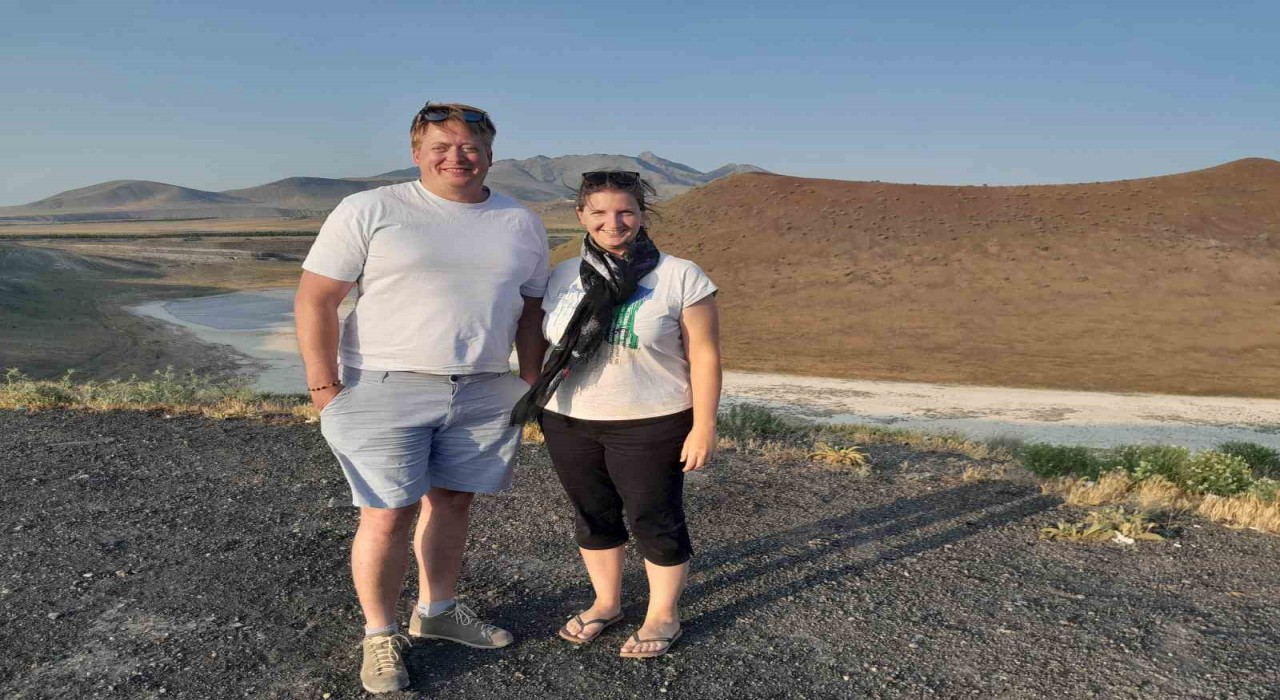 Avusturyalı çift, Türkiye turunda Meke Gölünde mola verdi