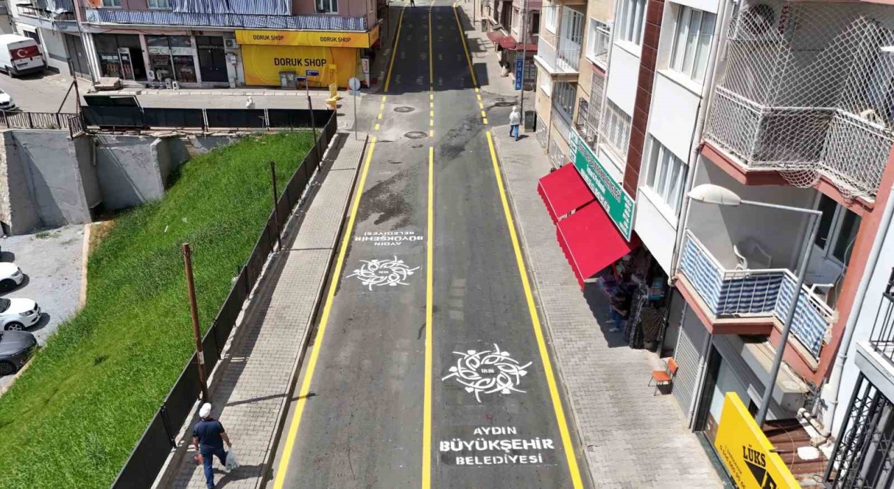 Aydın Büyükşehir Belediyesinin yol çalışmaları hız kesmeden sürüyor