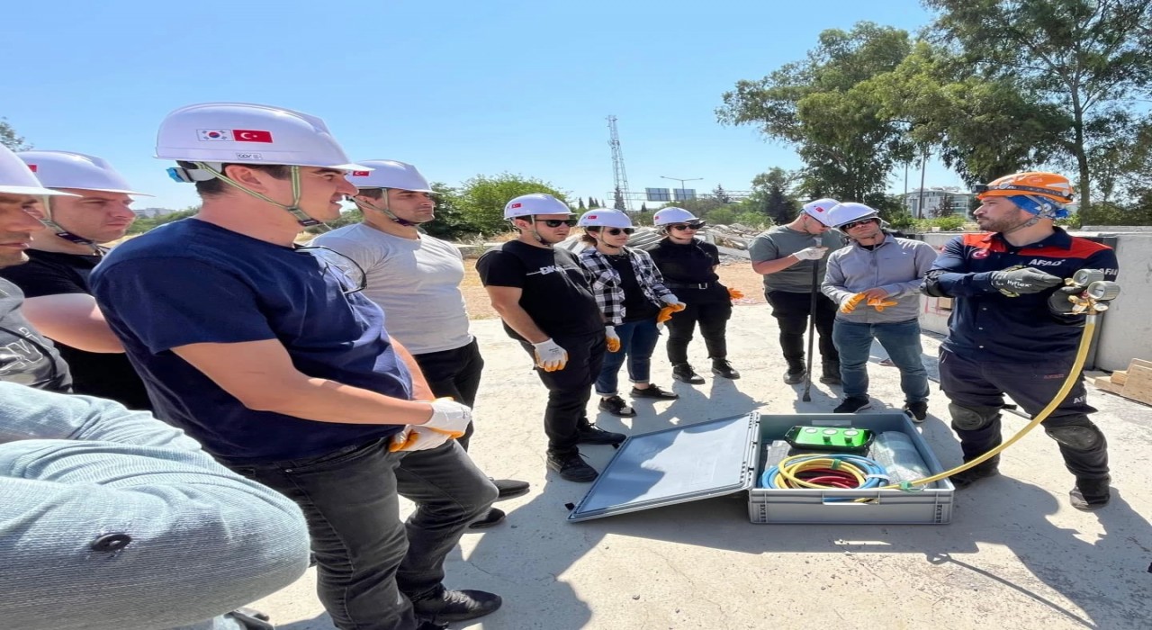 Aydında çevik kuvvet personeline deprem arama kurtarma eğitimi verildi