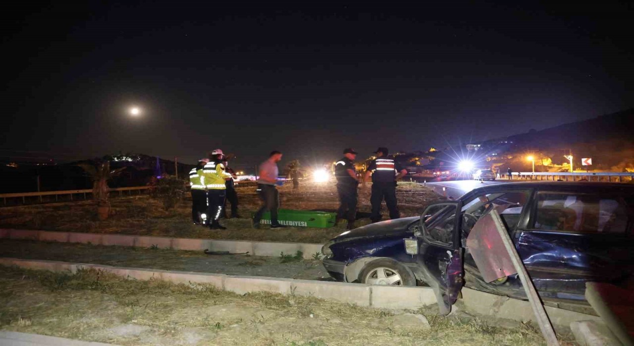 Aydında feci kaza... İki otomobil çarpıştı: 2 ölü, 3 yaralı