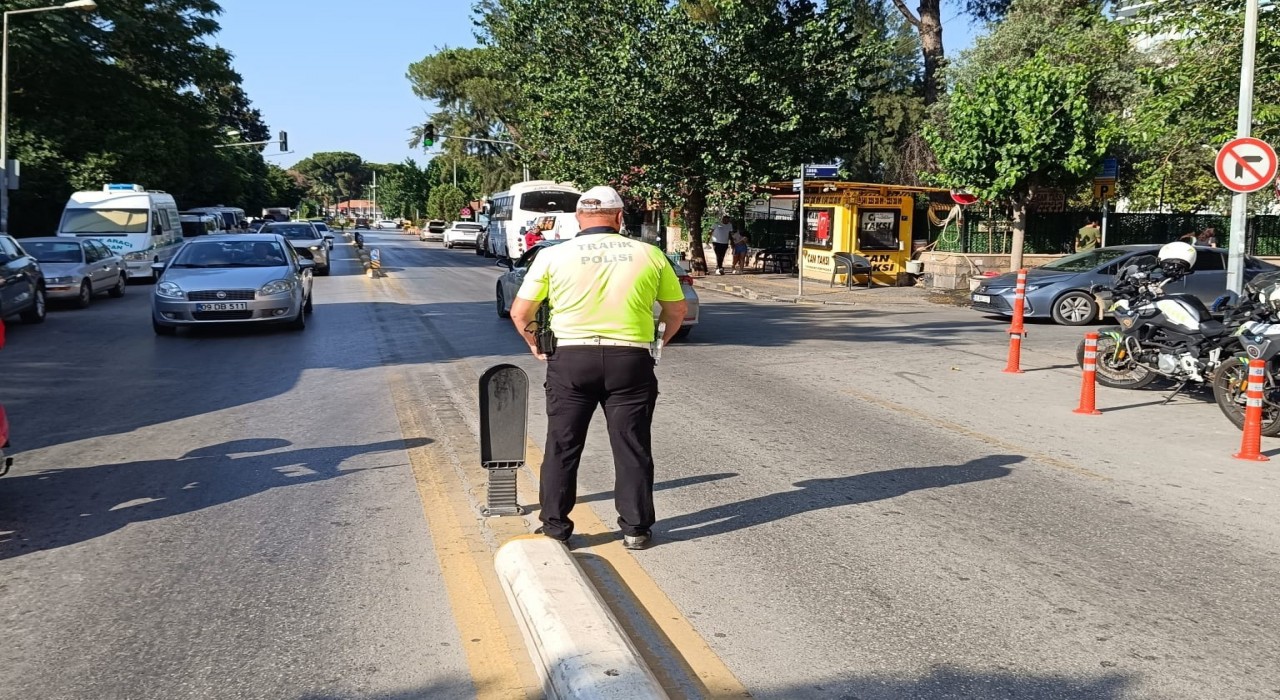 Aydında trafik ekiplerinden LGS nöbeti