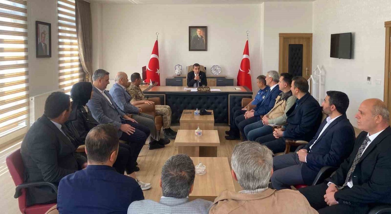 Aydıntepede kamu kurum çalışanlarının bayramı kutlandı