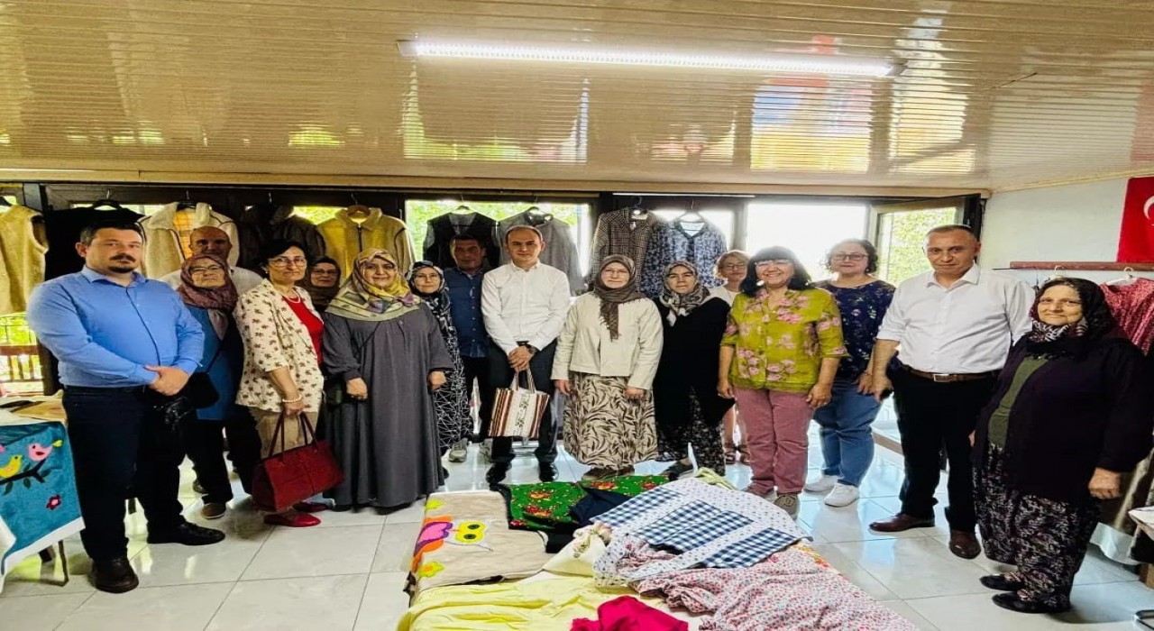 Ayvacıkta ‘Giyim Üretim Teknolojileri kursu yıl sonu sergisi