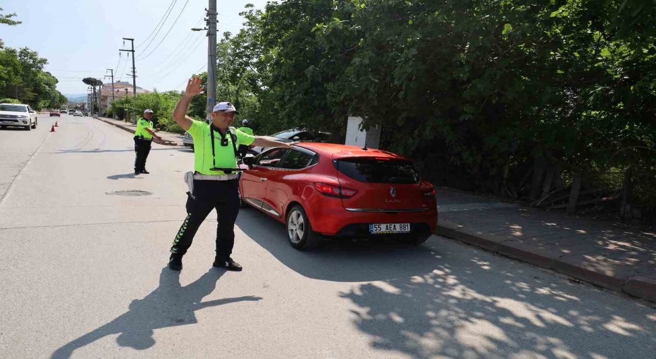 Bafrada bayram trafiğine sıkı denetim: 6 noktada kontrol noktası kuruldu