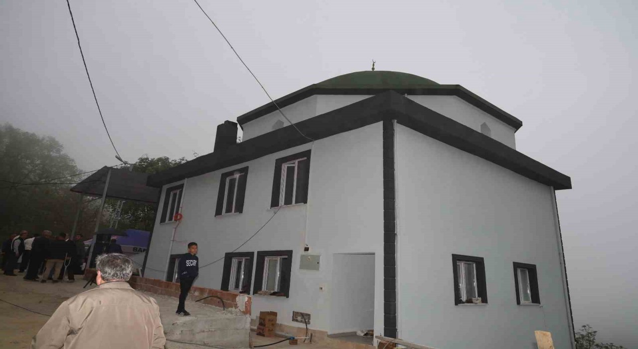 Bafrada Hazreti Ömer Camii dualarla açıldı
