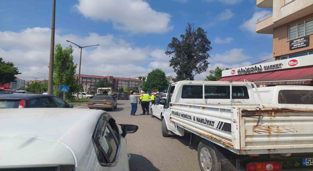 Bafrada kurallara uymayan sürücülere ceza yağdı