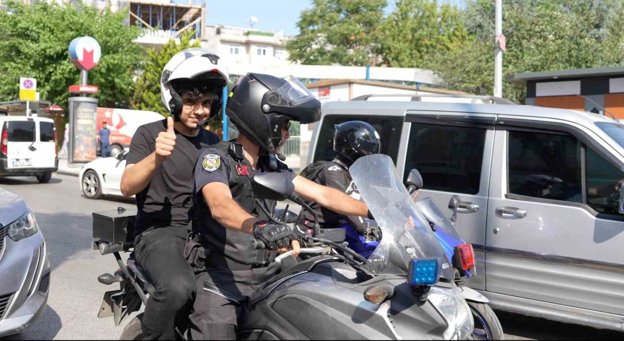 Bağcılar Belediyesi YKSye giren öğrencilerin yardımına koştu