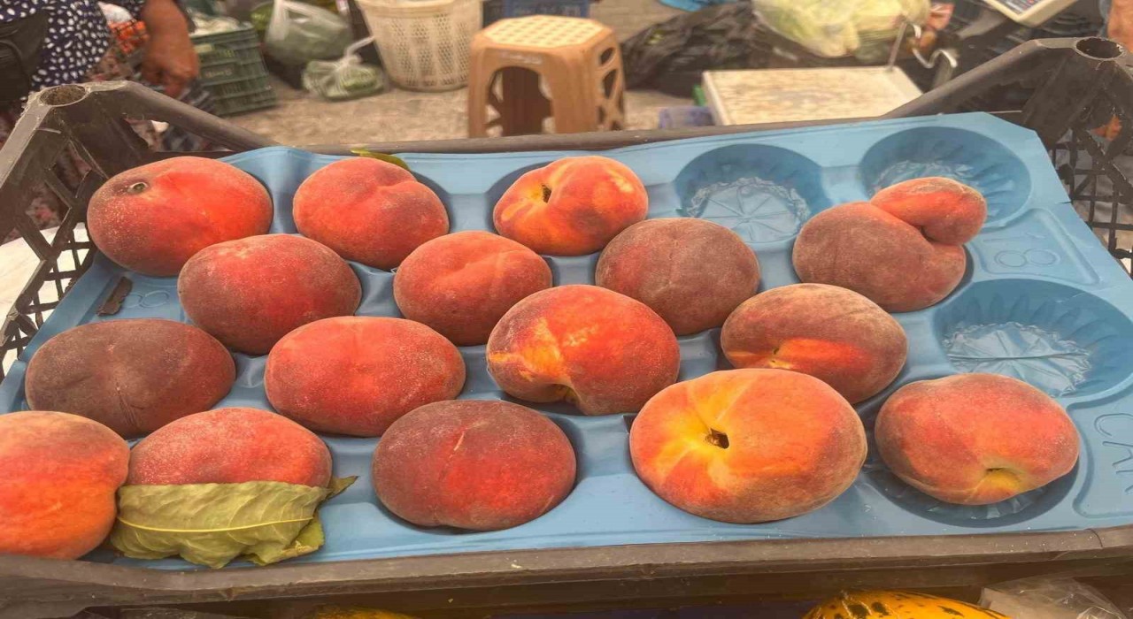 Bahar aylarında yaşanılan soğuklardan etkilenen meyveler etiketlere yansıdı