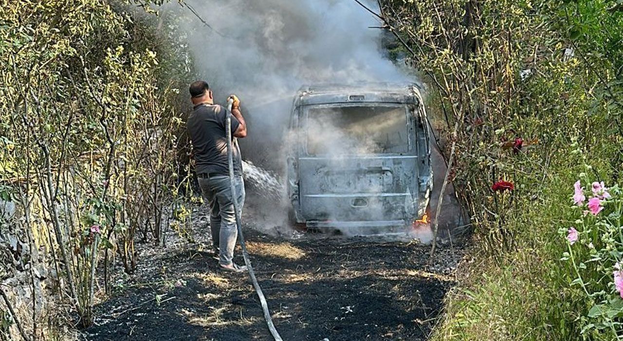 Bahçede Yakılan Otlar Yangına Neden Oldu: Otomobil Kül Oldu