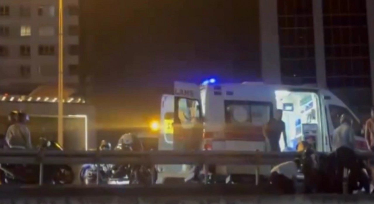 Bahçelievlerde motosiklet ile otomobil çarpıştı: 1 ağır yaralı