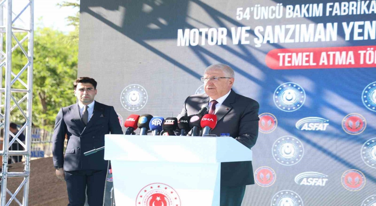 Bakan Güler: Yaşadığımız stratejik coğrafya, yerli ve milli savunma ürünleriyle donatılmış etkin ve caydırıcı bir orduya sahip olmamızı mecburi kılmaktadır