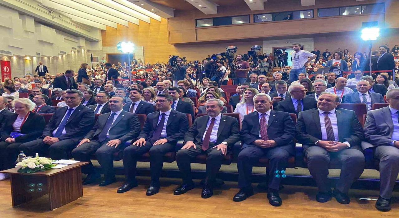 Bakan Kacır: Ülkemiz ekonomisinin yüksek teknoloji ve katma değer odaklı dönüşümünü desteklemeyi sürdüreceğiz