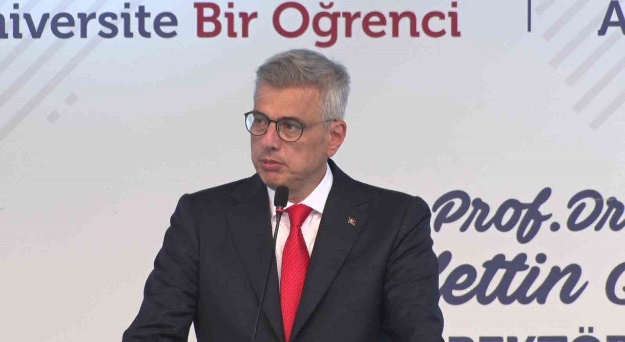 Bakan Memişoğlu: Türkiye sadece sağlık hizmeti sunmakla değil, sağlık bilgisi ve teknolojisi üretmek, bu konularda da dünyada lider olmak durumundadır