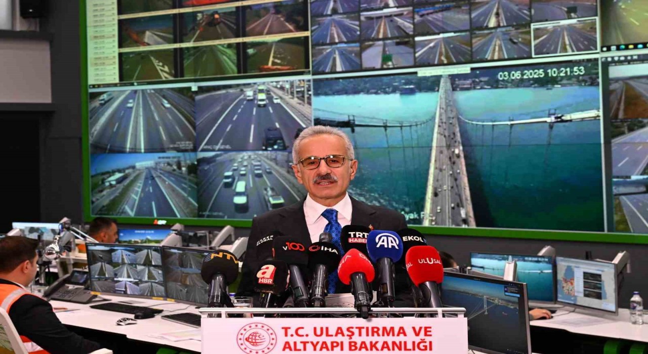 Bakan Uraloğlu: Bayram süresince devlet ve il yollarından oluşan 68 bin 620 kilometrelik yol ağımızda 7/24 görev başında kalacağız