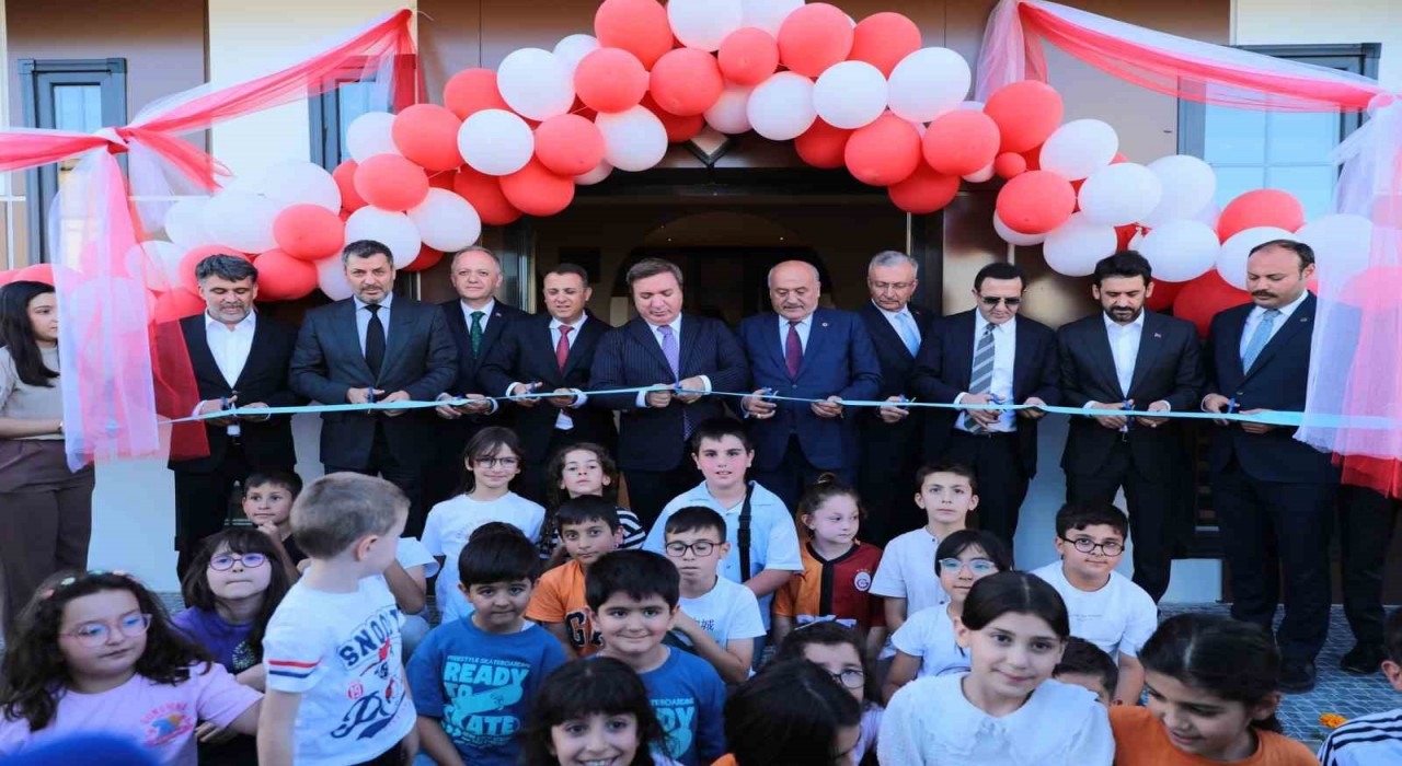 Bakan Yardımcısı Mumcu: Gençlerimiz daha çok kitap okuyacak, daha sosyalleşecek ve güzel imkânlar bulacak