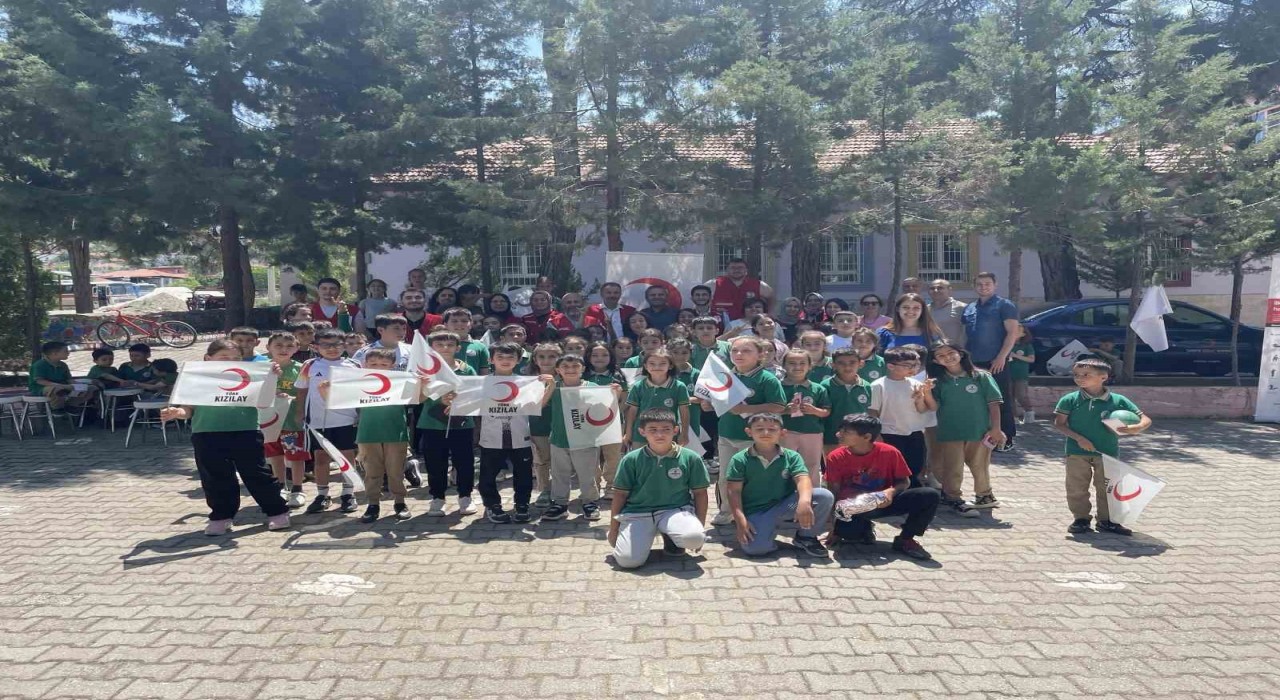 Baklanda ‘Kalpten Kalbe Kızılay etkinliği hem eğitti hem de eğlendirdi