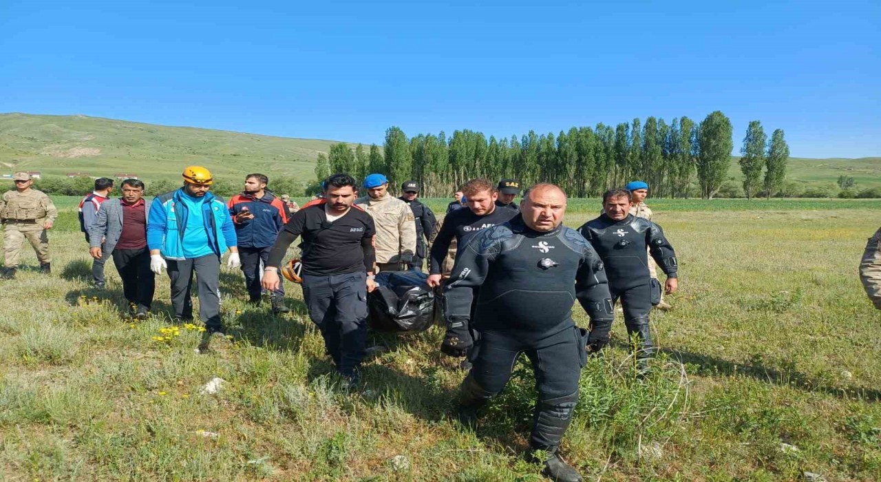 Balık tutmak için girdiği Aras Nehrinde boğularak hayatını kaybetti
