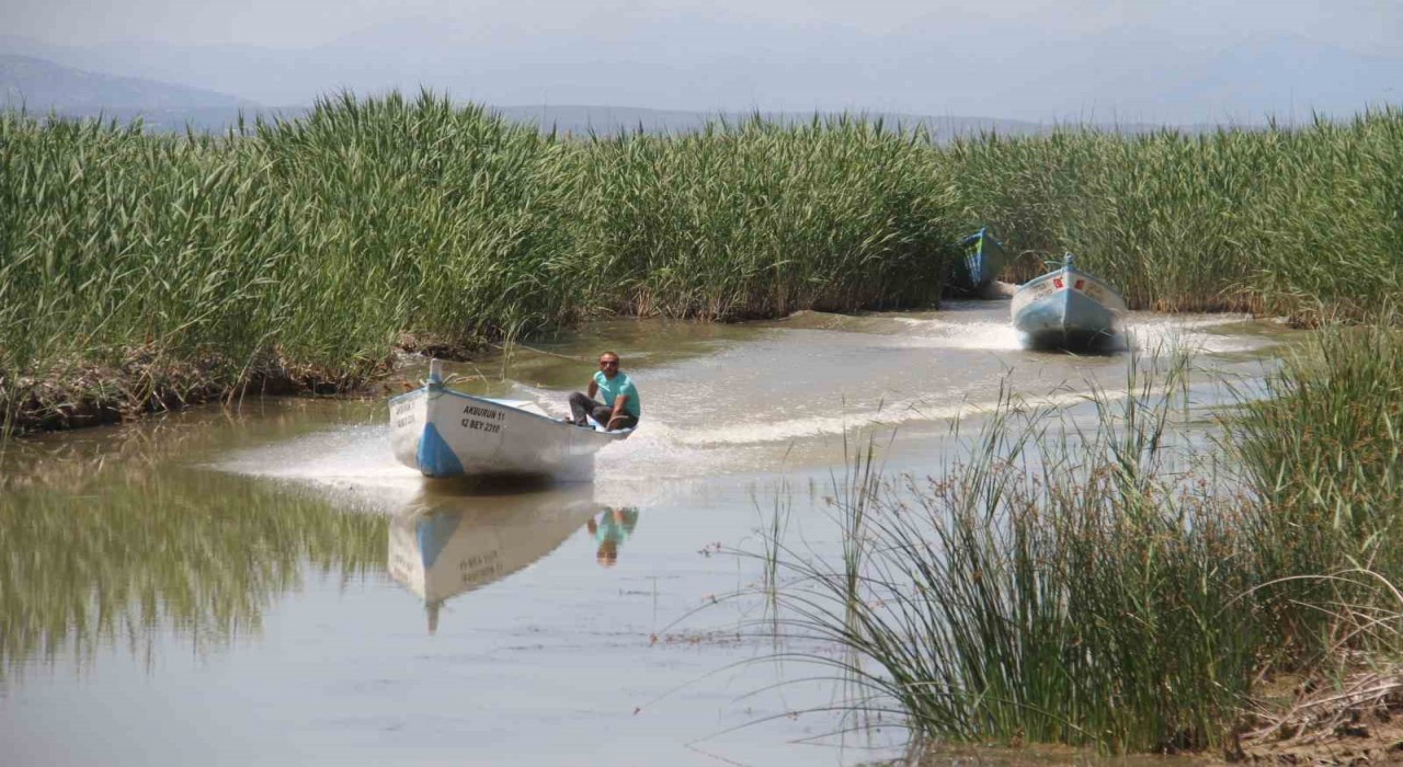 Balıkçılar Vira Bismillah diyerek Beyşehir Gölünde su ürünleri avlanma sezonunu açtı