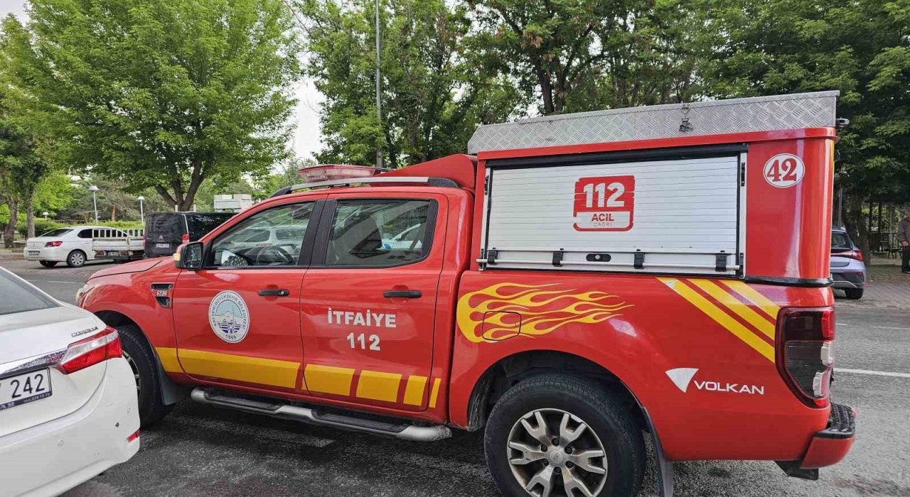 Balkonda düşen yaşlı adam için ekipler seferber oldu