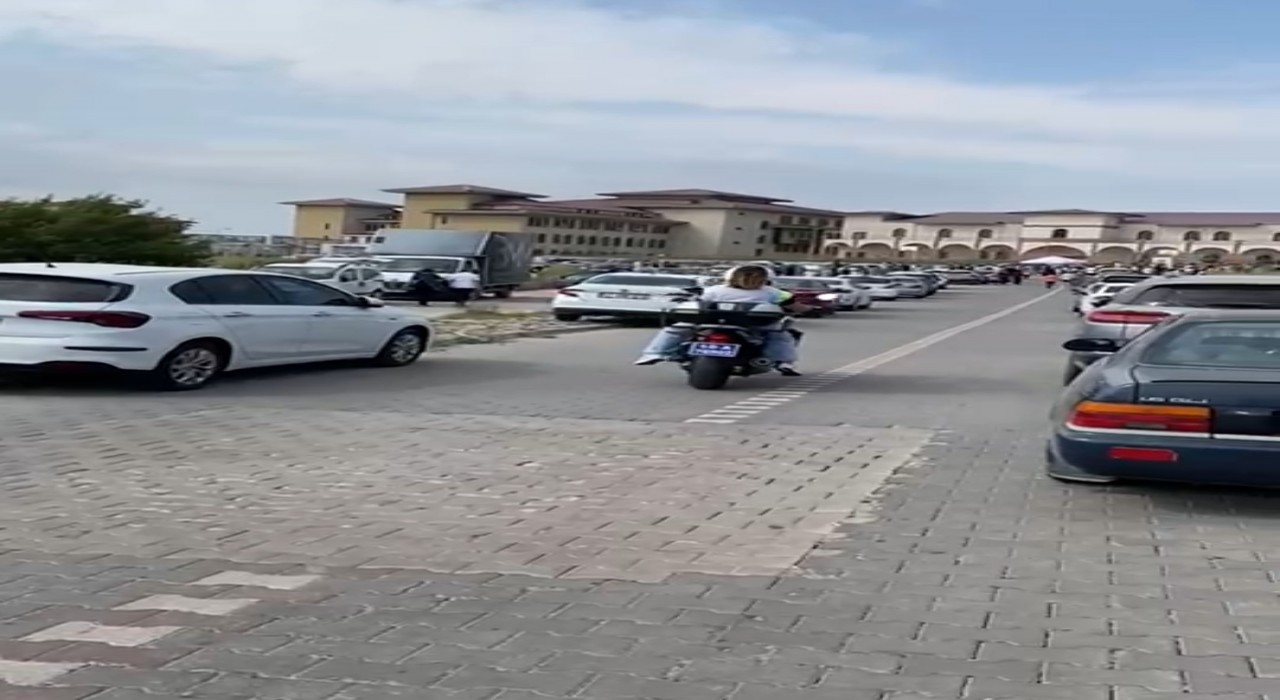 Bandırmada polis zamana karşı yarıştı, geç kalan öğrenci son anda sınava yetişti