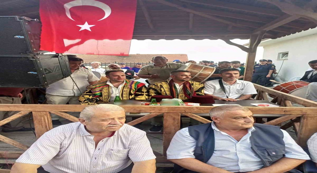 Bartında 2 asırdır devam eden güreş turnuvasına 150yi aşkın sporcu katıldı