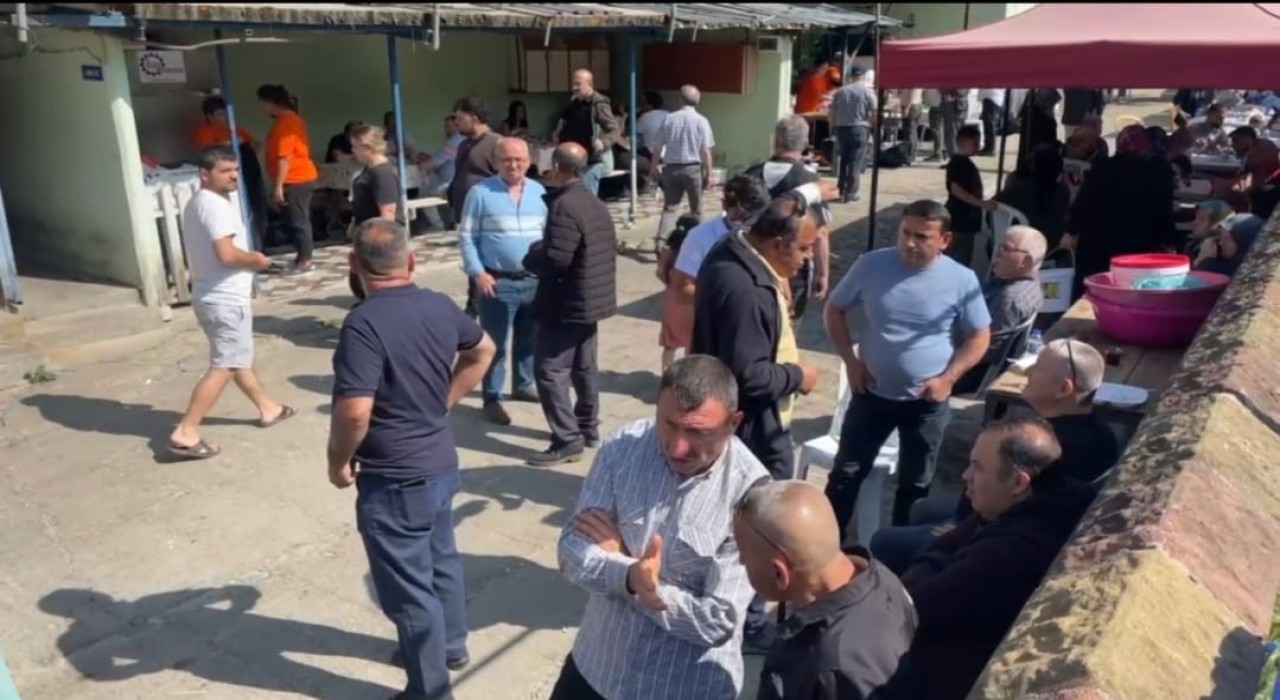 Bartında kurbanlar dualarla kesildi