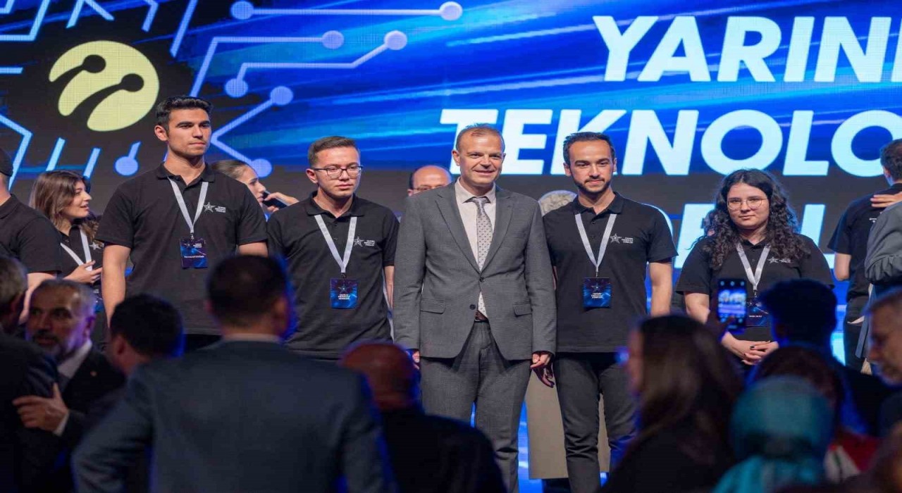 BARÜlü öğrenciler teknoloji yarışmasında finalist oldu