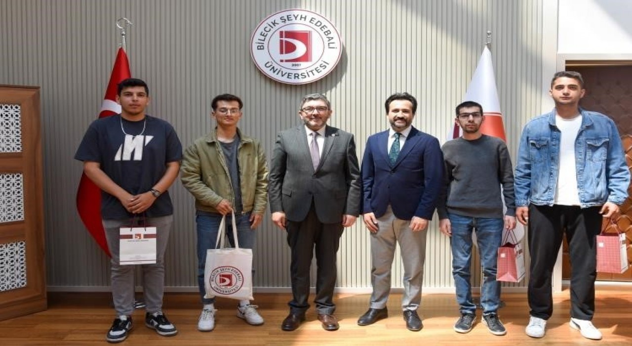 Başarılı genç sporcu Bilgine Rektörü Kaplancılıdan tebrik