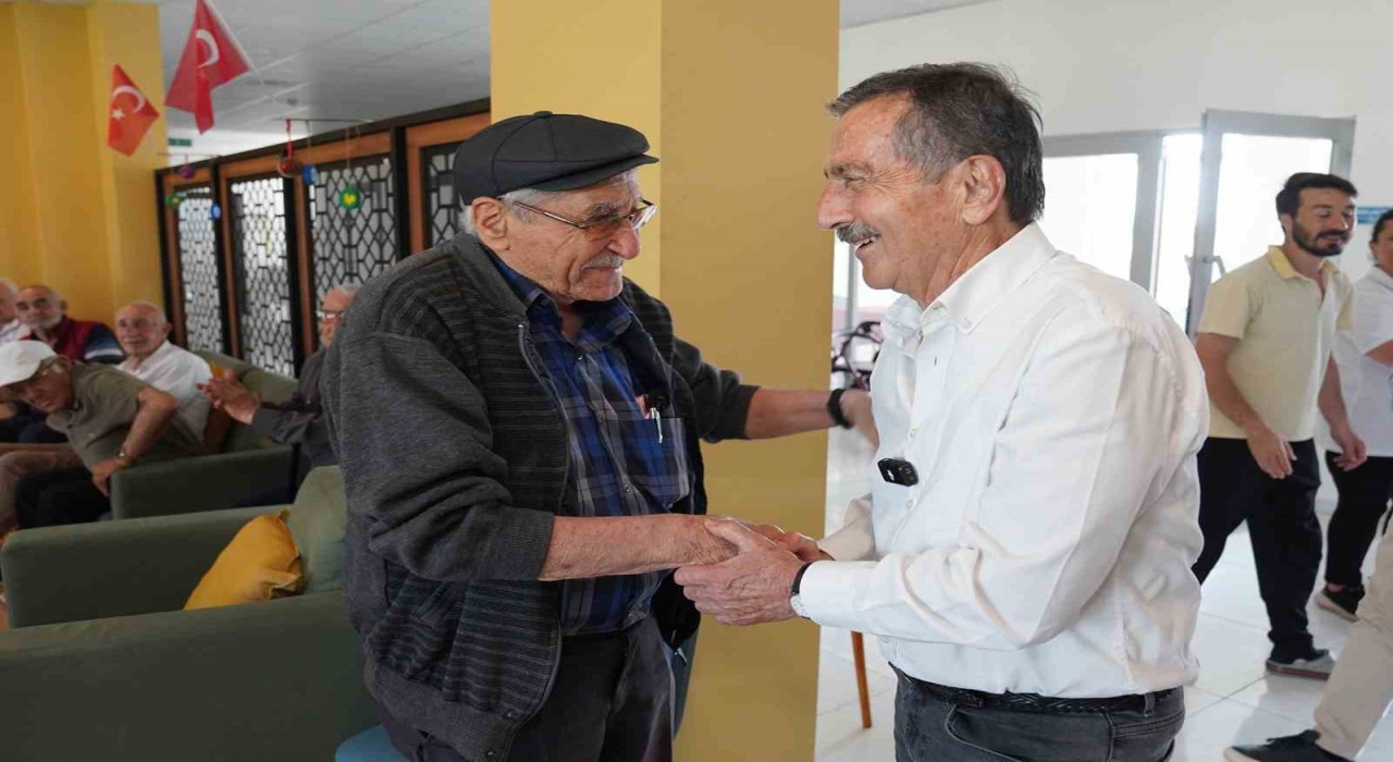 Başkan Ataçtan Babalar Günü ziyareti