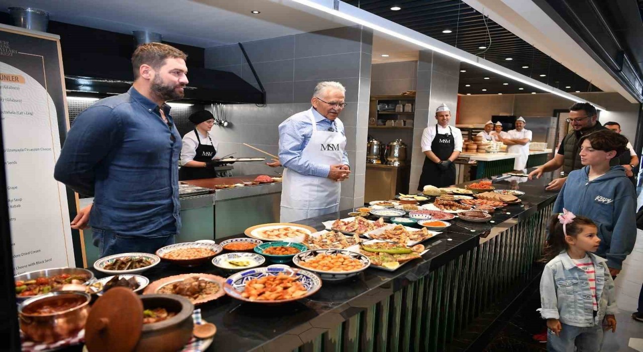 Başkan Büyükkılıç mutfak sanatları merkezinin yemeklerini tanıttı