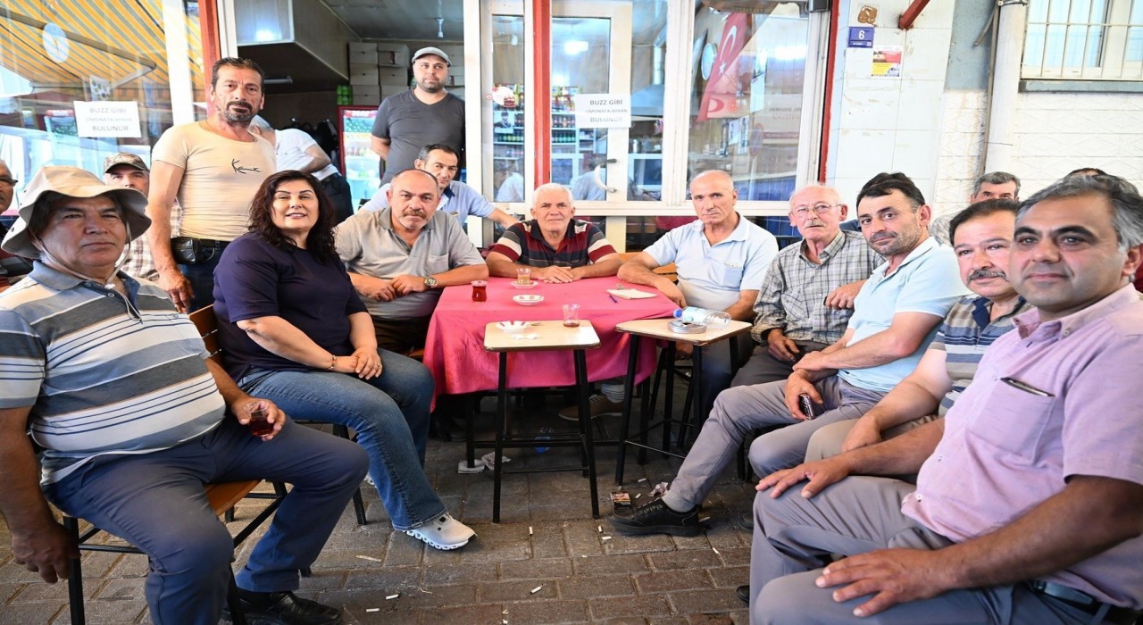 Başkan Çerçioğlu Salı Pazarında vatandaşlarla buluştu