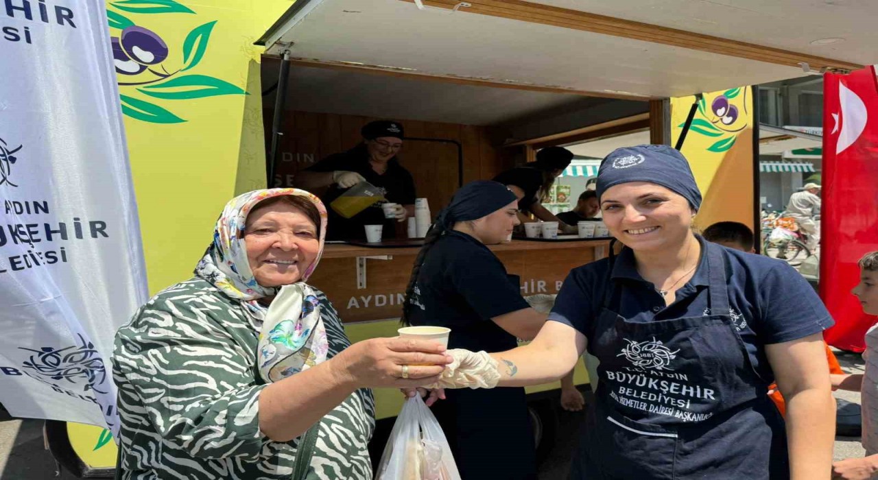 Başkan Çerçioğlundan pazarcı esnafına sıcak günlerde serin destek