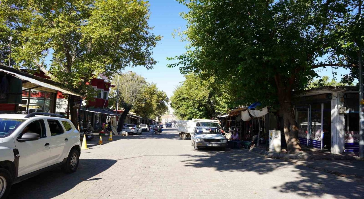 Başkan Hallaç: Kapalı Çarşı Projesi tüm Kahtalıların ortak hayaliydi