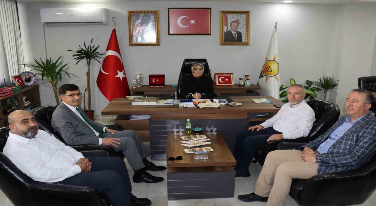 Başkan Kahveciden AK Parti İl Başkanlığına ziyaret