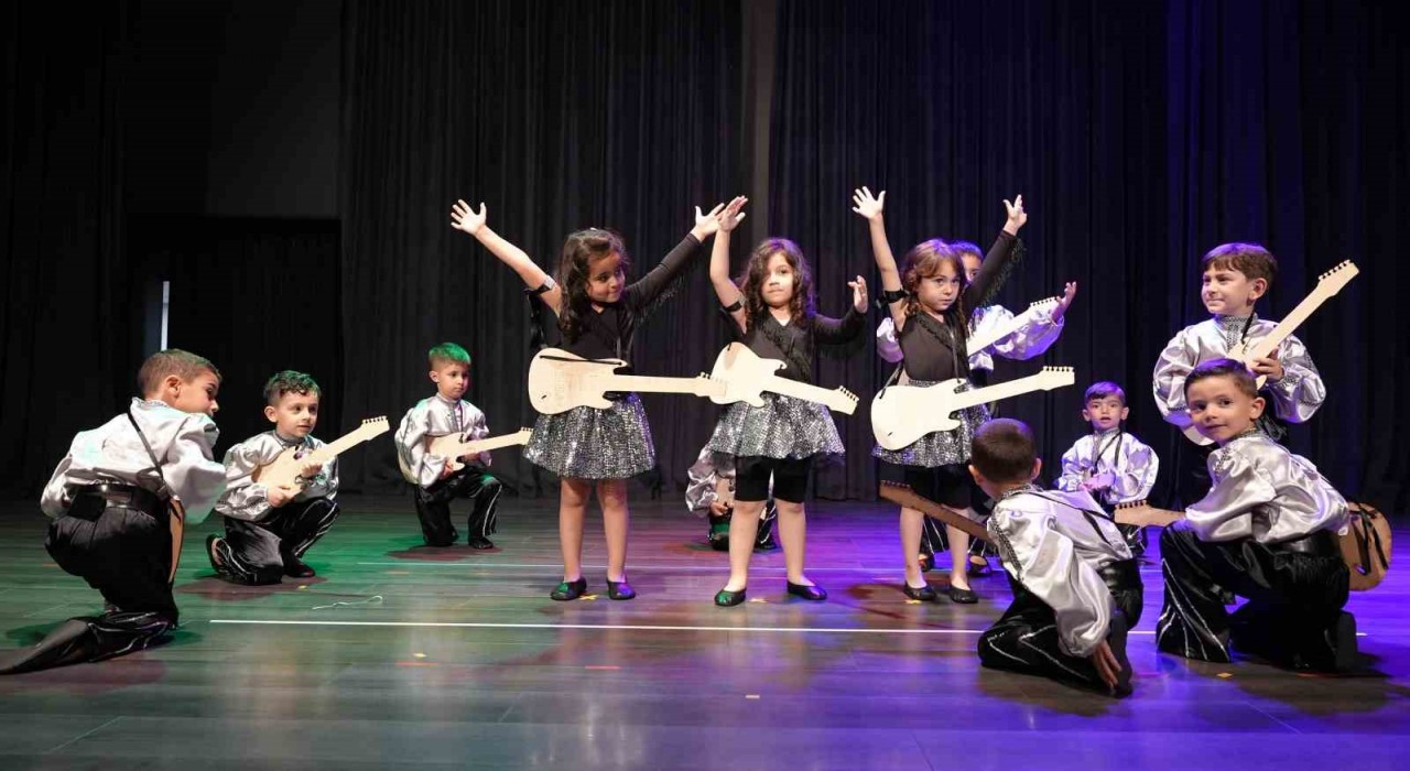 Başkan Köymen, mutlu günlerinde çocukları yalnız bırakmadı