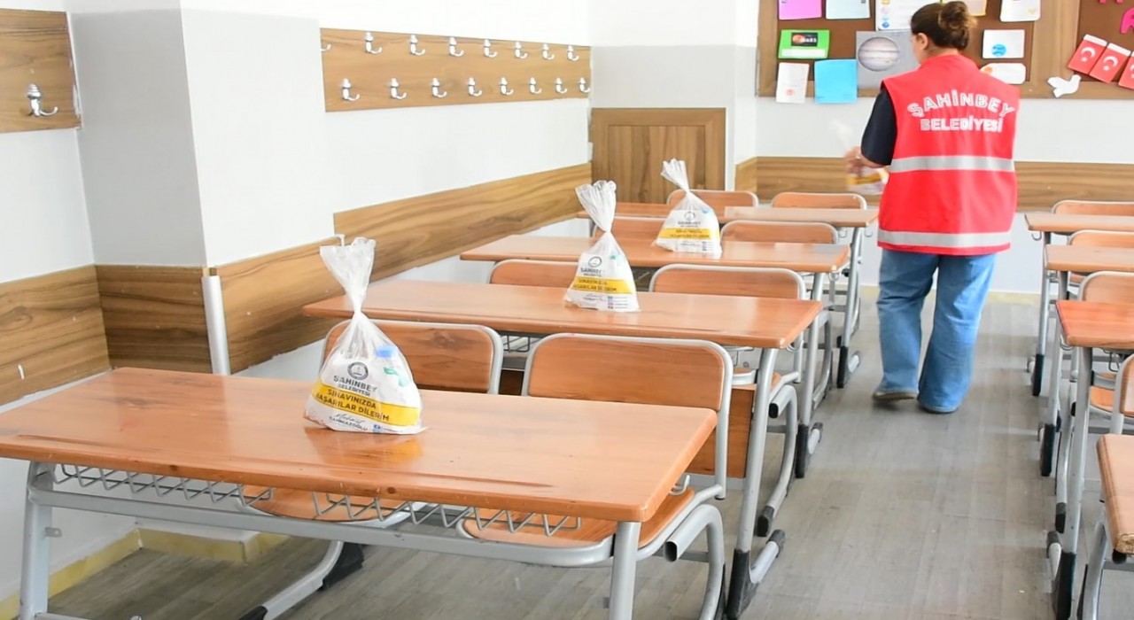 Başkan Tahmazoğlundan LGS sınavına giren öğrencilere sürpriz