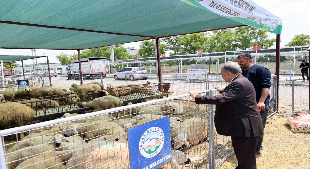 Başkan Yalçından kurban pazarı ziyareti: Bu alan hem emeğin hem duaların buluşma noktası