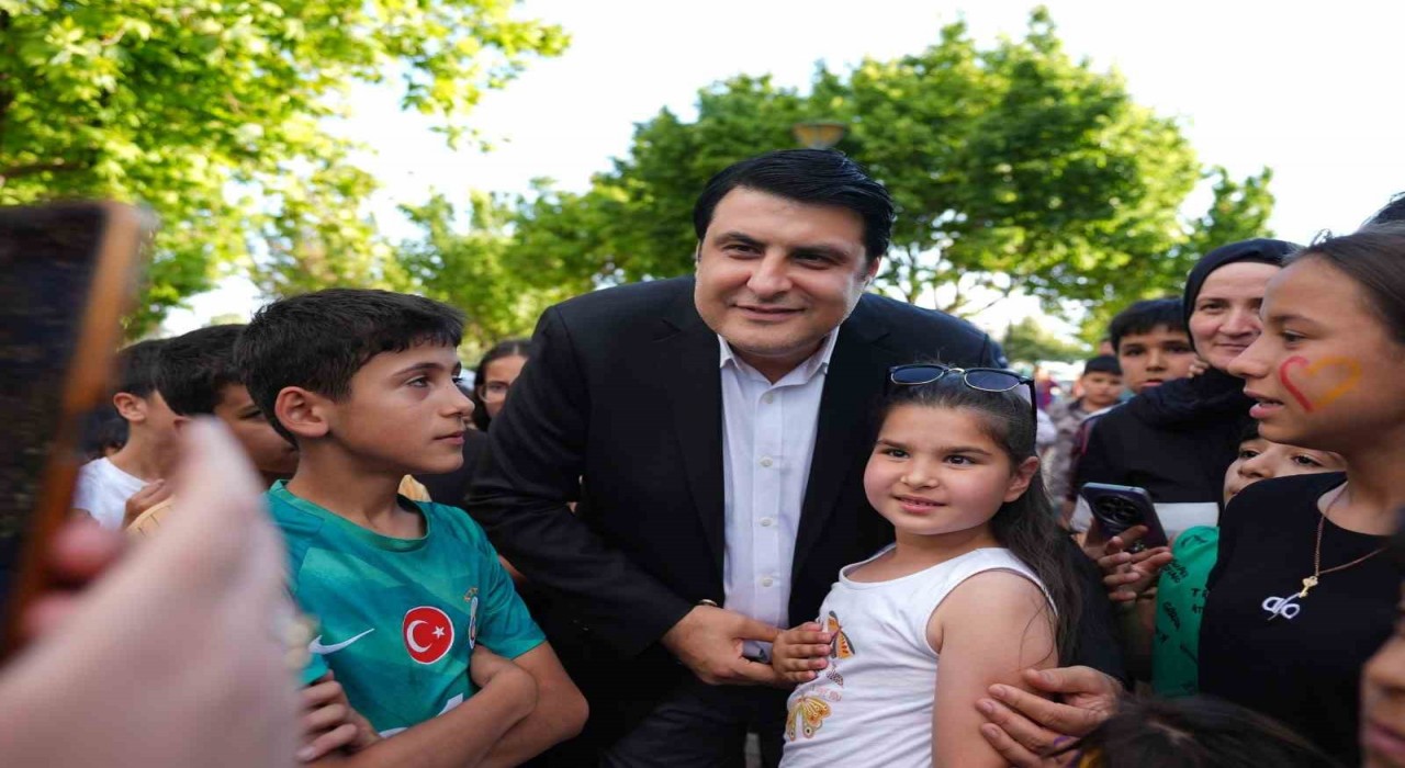 Başkan Yılmazdan çocuklara sürpriz ziyaret