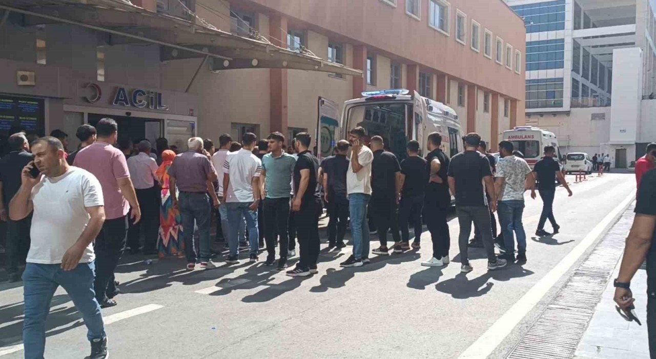 Batmanda balkon çöktü: 3 ölü, 6 yaralı