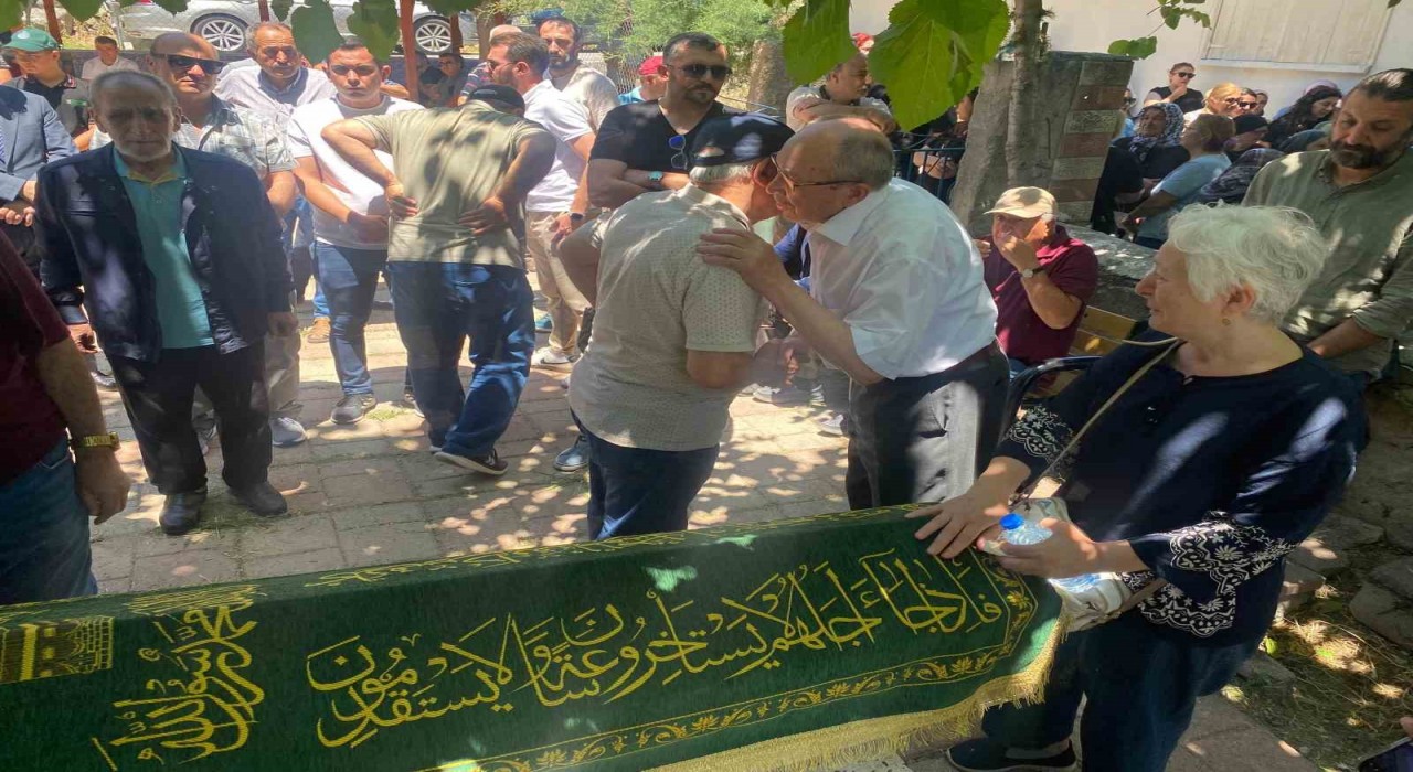 Batmanda keşif ekibinin yaptığı kazada vefat eden öğretim görevlisi Ankarada defnedildi