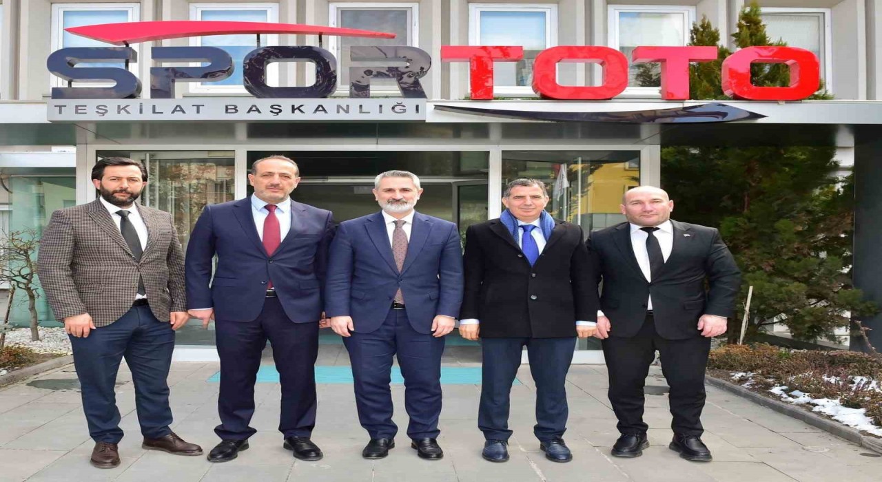 Bayburta 37 milyonluk spor yatırımı için imzalar atıldı
