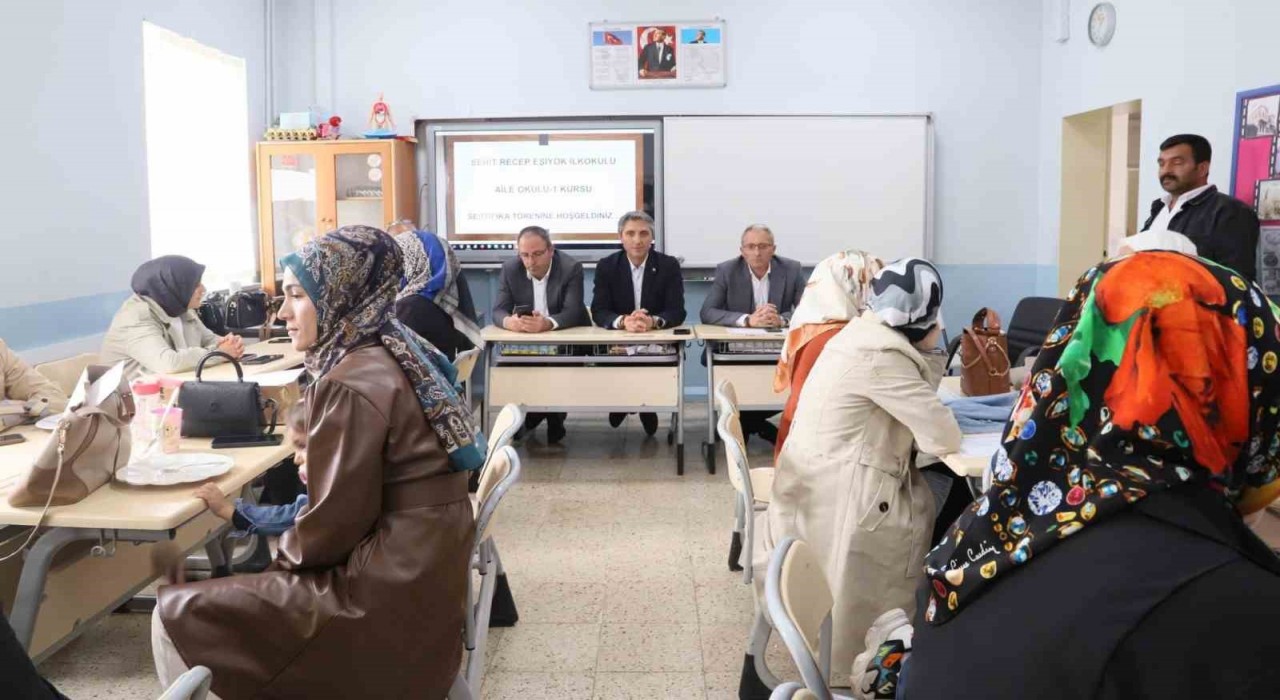 Bayburtta Aile Okulu kurslarına ilgi